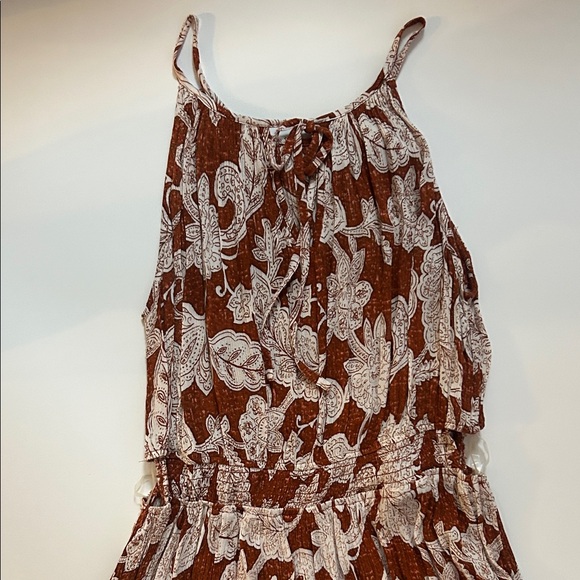 Chic Floral Maxi Dress in Brown and White - Picture 2 of 2